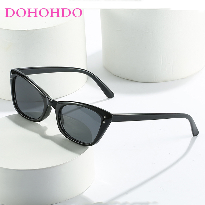 Vintage Small Cat Eye Sunglass - Street Fashion Photography ulasan dan harga