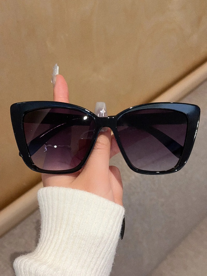 Trendy Cat Eye Sunglasses for  - Street Fashion Glasses ulasan dan harga
