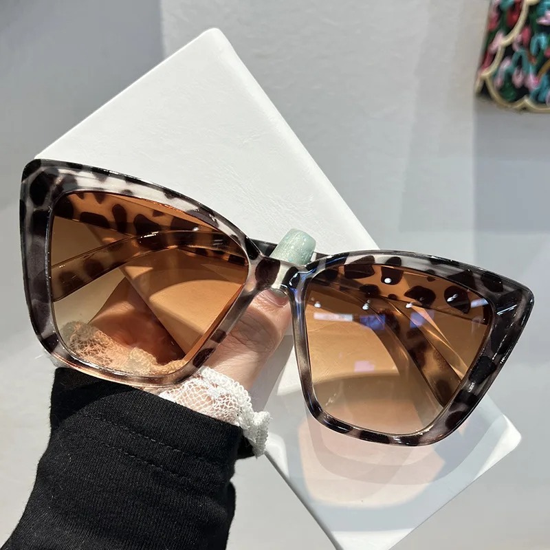 Trendy Cat Eye Sunglasses for  - Street Fashion Glasses ulasan dan harga