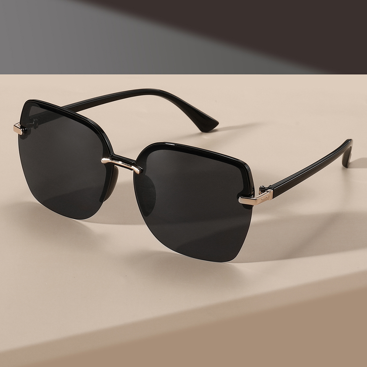Retro Minimalist Large Square  - Street Fashion Photography ulasan dan harga